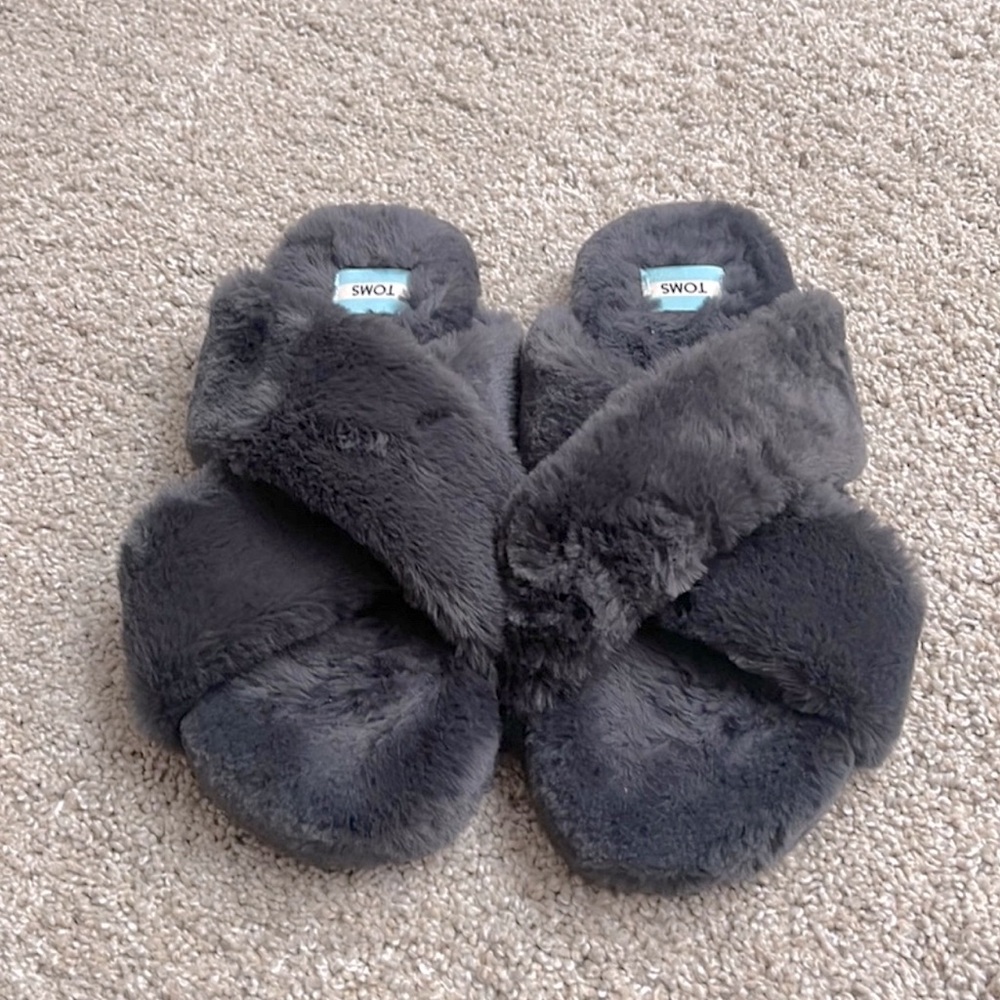 Toms Gray Fuzzy Slippers